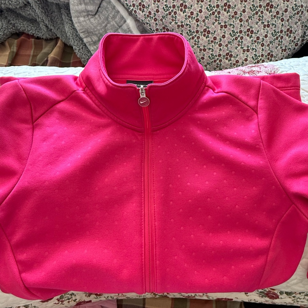 Nike Pink Jacket Vibrant and Stylish